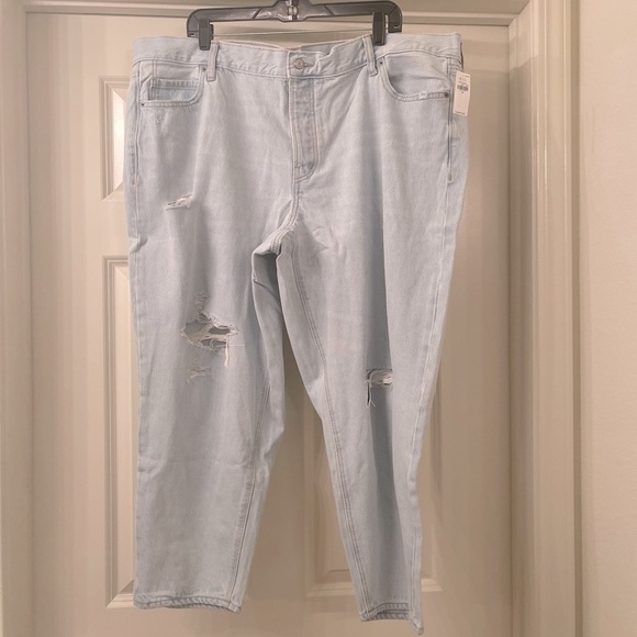 OLD Navy Mid-Rise Button-Fly Slouchy Taper Cropped Ripped Non-Stretch Jeans - Picture 4 of 7